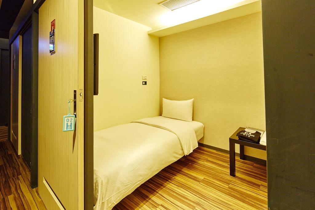 Single Inn- Kaohsiung Linsen Екстер'єр фото