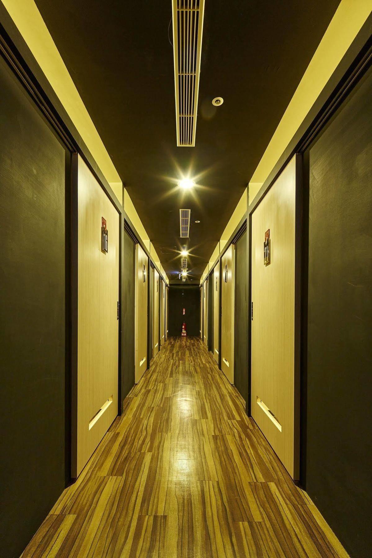 Single Inn- Kaohsiung Linsen Екстер'єр фото