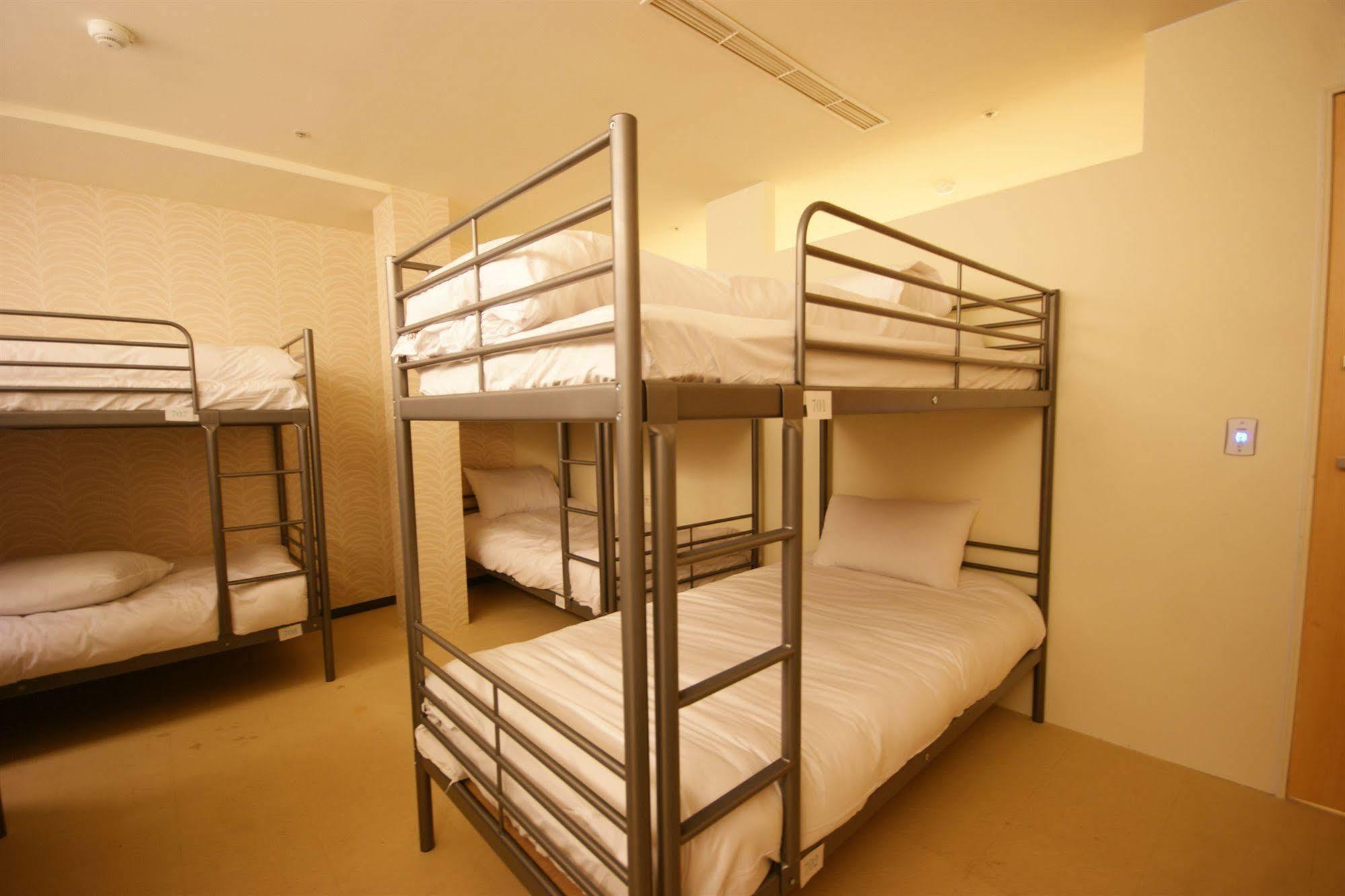 Single Inn- Kaohsiung Linsen Екстер'єр фото